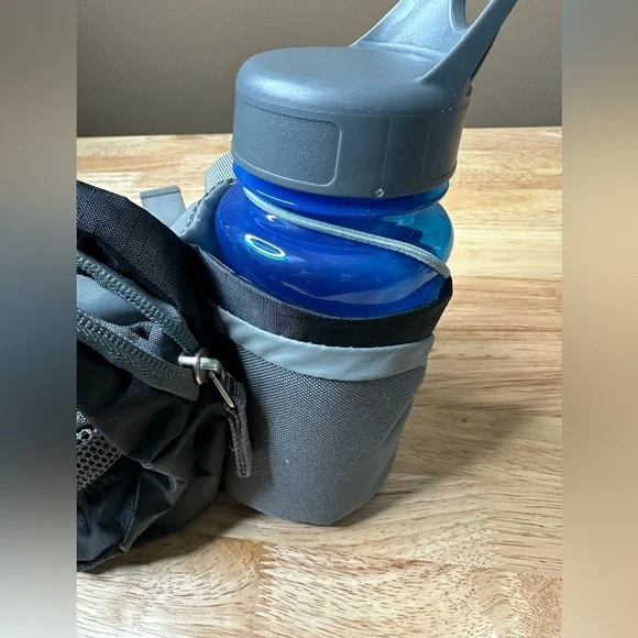 Outdoor fanny pack with two water bottles - Picture 5 of 7